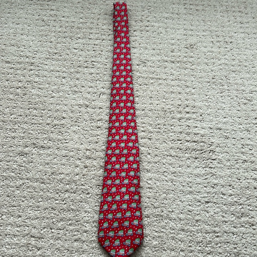 Boys Vineyard Vines holiday tie